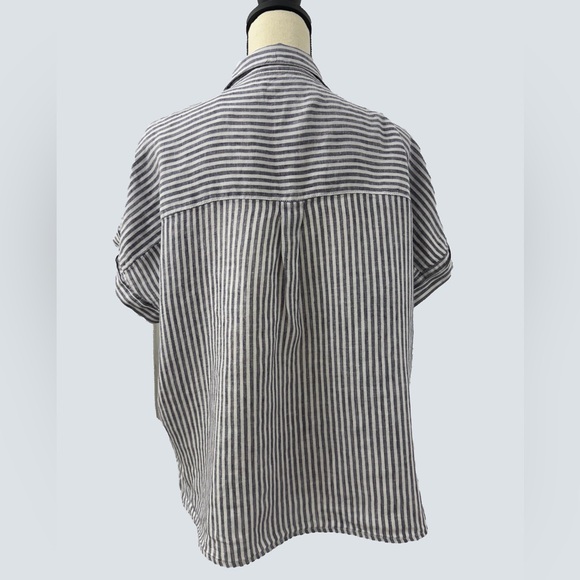 Tahari button down shirt, woman, short sleeve, perfect conditions! Size M - Picture 2 of 7